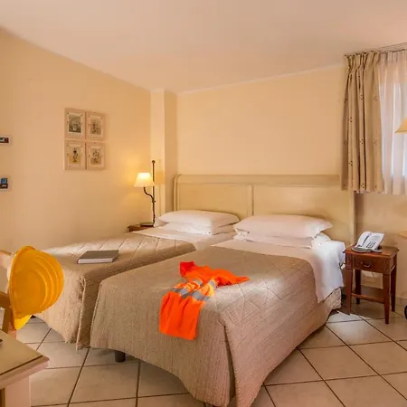 מלון Hotel Selva Candida סלבה קנדידה