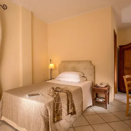 מלון Hotel Selva Candida